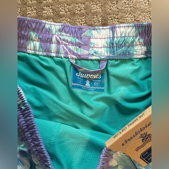 NEW men’s chubbies lined swim 5.5” shorts size small floral print - Picture 4 of 7